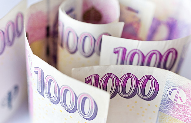 Před brněnským nádražím se na chodníku svíjel zdrogovaný muž, měl u sebe statisíce