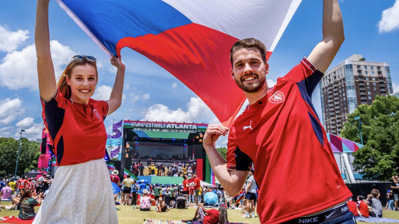 MS ve fotbale ON-LINE: Češi před klíčovou bitvou řeší ztrátu. Proti JAR v červeném