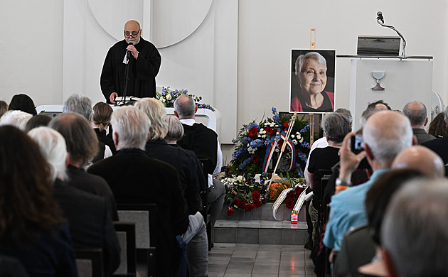 Na pohřbu Zdeňky Mašínové chyběl bratr Josef, ostatky zamíří do více míst