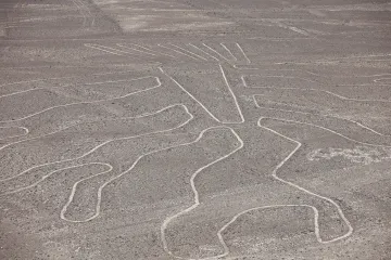 Při pádu letadla s turisty na jihu Peru v provincii Nazca zemřelo 13 lidí